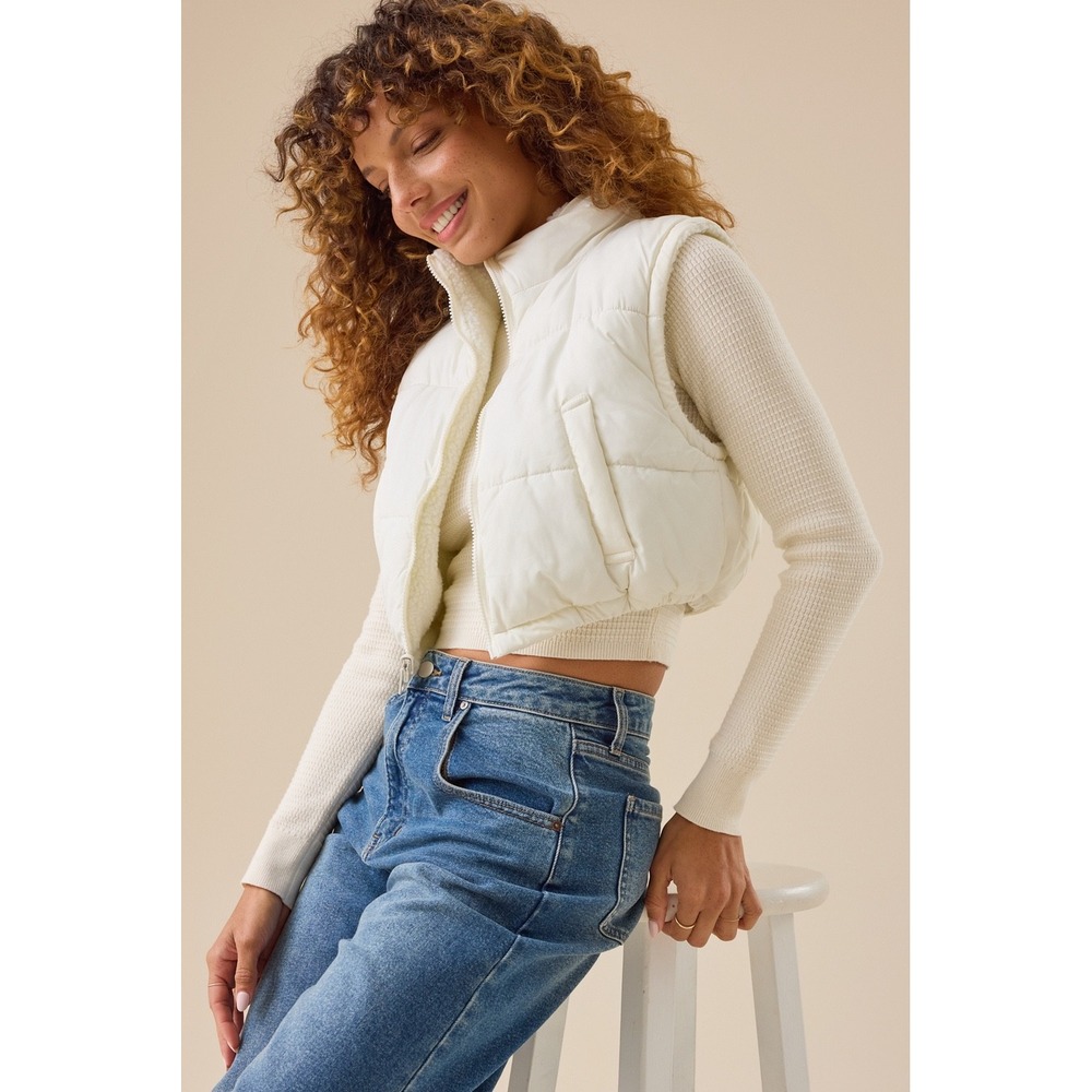 Altar'd State Cream Cropped Puffer Vest Faux Shearling Lined Size Medium